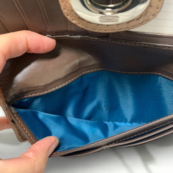 Coach Gold Leather Trifold Wallet With Snap Closure & Card Slots - Picture 7 of 11